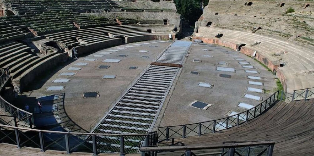 Picture 2 for Activity Phlegraean Fields: Pozzuoli Guided Walking Tour