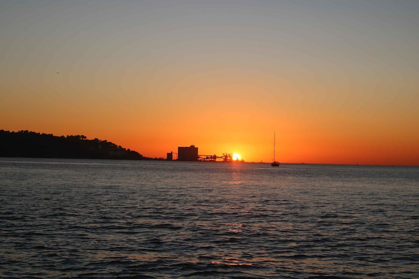 Picture 14 for Activity Lisbon: Sunset Cruise
