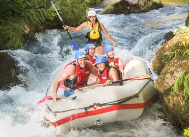 Split: recorrido en balsa por el río Cetina con salto de acantilado