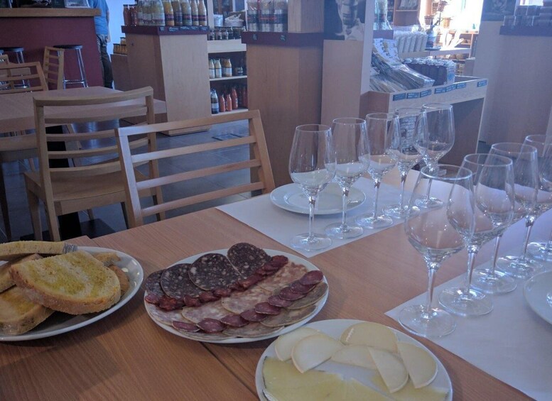 Picture 2 for Activity Girona: Local Wineries Tour with Breakfast and Wine Tasting