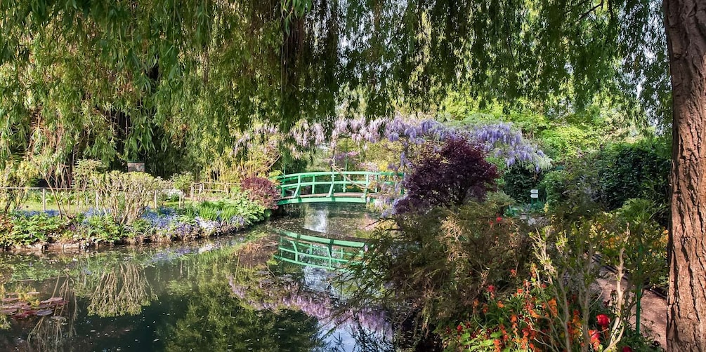 Picture 1 for Activity Giverny: Monet's House and Gardens Guided Tour