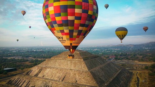 De Mexico : Montgolfière Teotihuacan avec pyramides