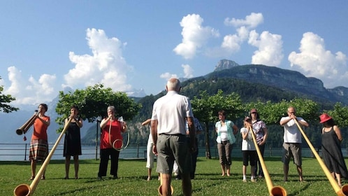 Lake Lucerne: Hidden Gems Day Trip with Alphorn Lesson