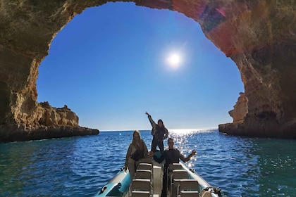 Algarve: tour privato di 2 ore delle grotte di Benagil