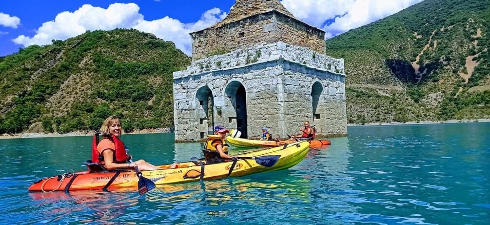 Picture 7 for Activity Ainsa: 3-Hour Guided Kayaking Tour on Lake Mediano