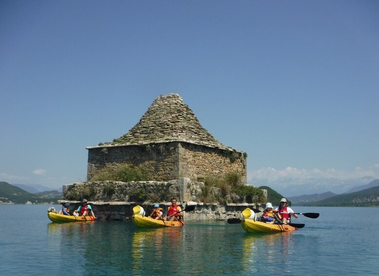 Picture 3 for Activity Ainsa: 3-Hour Guided Kayaking Tour on Lake Mediano