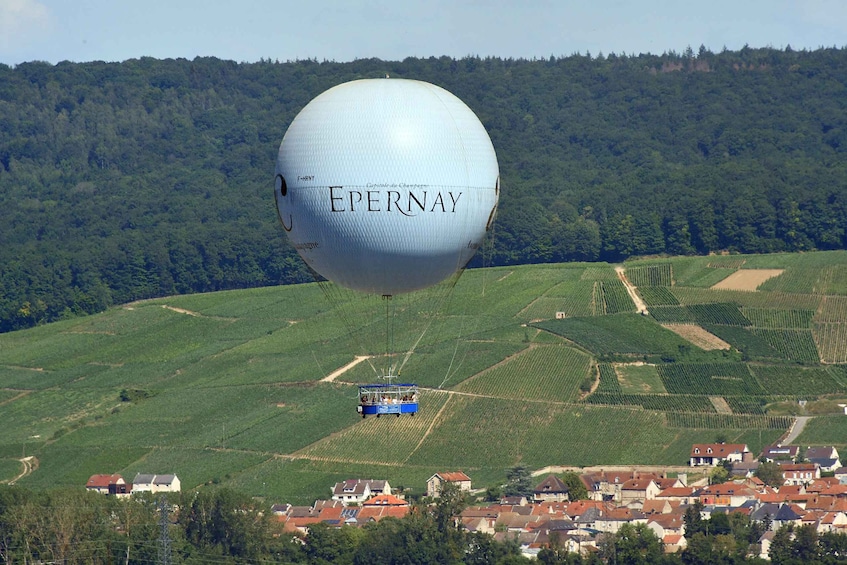 Picture 5 for Activity Epernay: Tethered Balloon Experience
