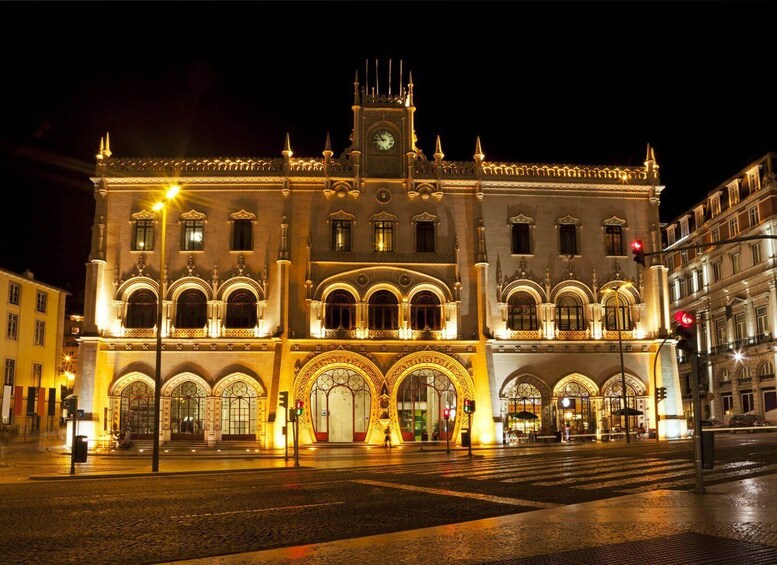 Picture 3 for Activity Lisbon: Evening City Tour with Dinner and Live Fado Show