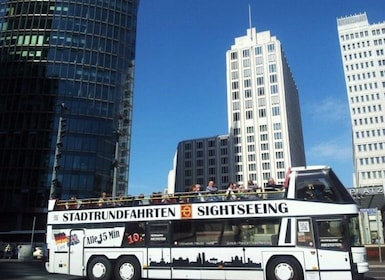 Berliini: Hop-On Hop-Off kaupunkikierros bussilla ja laivalla.