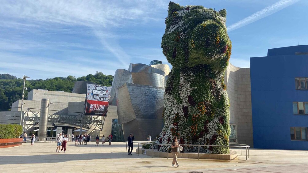 Picture 10 for Activity Bilbao: Guggenheim Museum Tour with Skip-the-Line Tickets