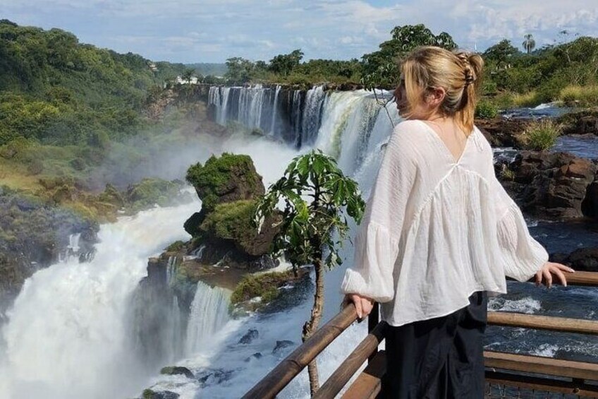 Full Day Private Tour to the 2 Iguazu Falls, Brazil and Arg.