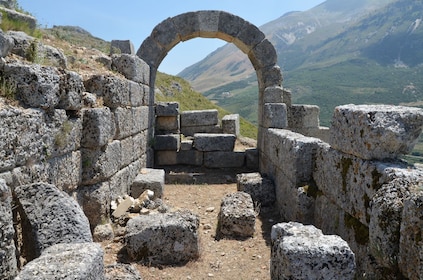 Discover Vlora and visit the Archaeological Park of Amantia