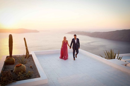 Santorini: Photo Shoot with a Private Holiday Photographer
