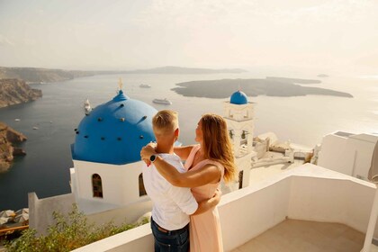 Santorini: Sesión de fotos con un fotógrafo privado de vacaciones