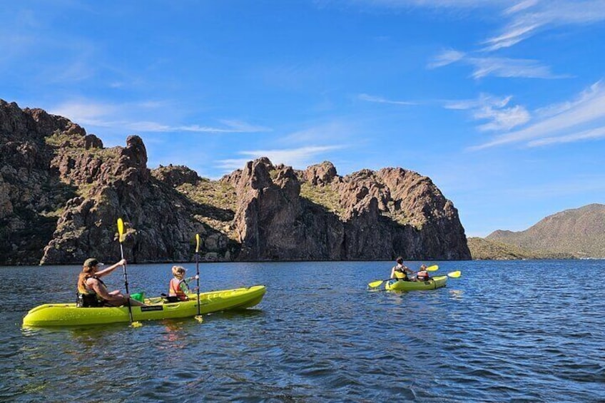 Mom and daughters paddling Saguaro Lake