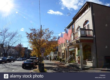  Cold Spring Town + Woodbury Outlets Shopping 1-day Tour