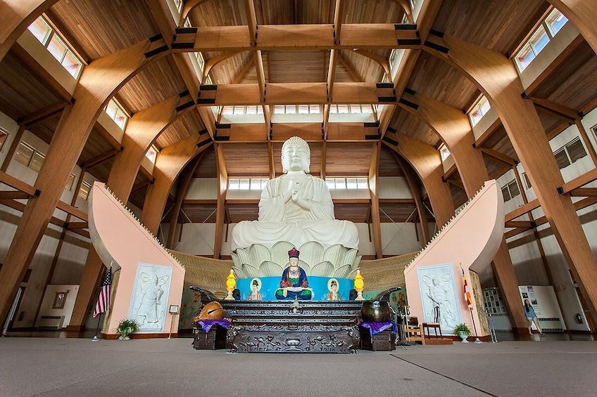 Chuang Yen Monastery + Woodbury Common Premium Outlets 1-day Tour