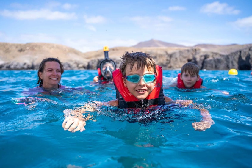 Lanzarote: Catlanza Gold Sailing Day Trip With Lunch