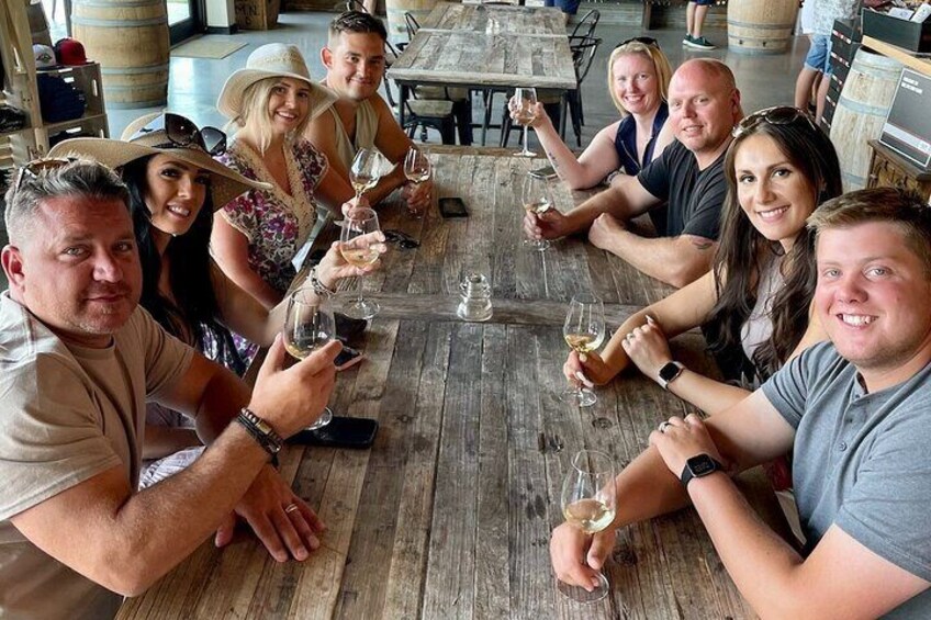 Kelowna Mystery Full Day Guided Wine Tour With 5 Wineries