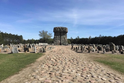 Depuis Varsovie : Treblinka - Visite privée d'une demi-journée avec voiture