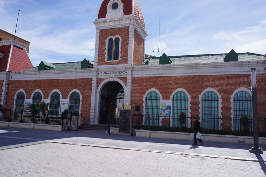 Picture 1 for Activity El Paso & Juarez Downtown Historic Walking Tour