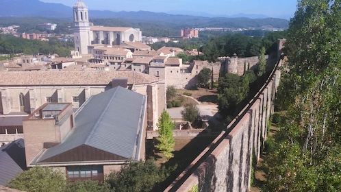 Girona: Joodse geschiedenis tour in kleine groep door Girona en Besalú