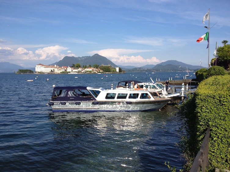 Stresa:Isola Pescatori and Isola Bella Hop-on Hop-off boat tour