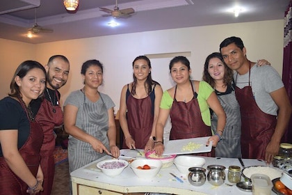 Cooking class with family in Jaipur