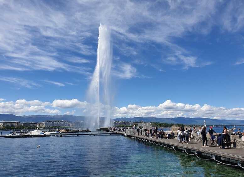 Picture 12 for Activity Geneva Walking Tour Old Town Lake and Fountain