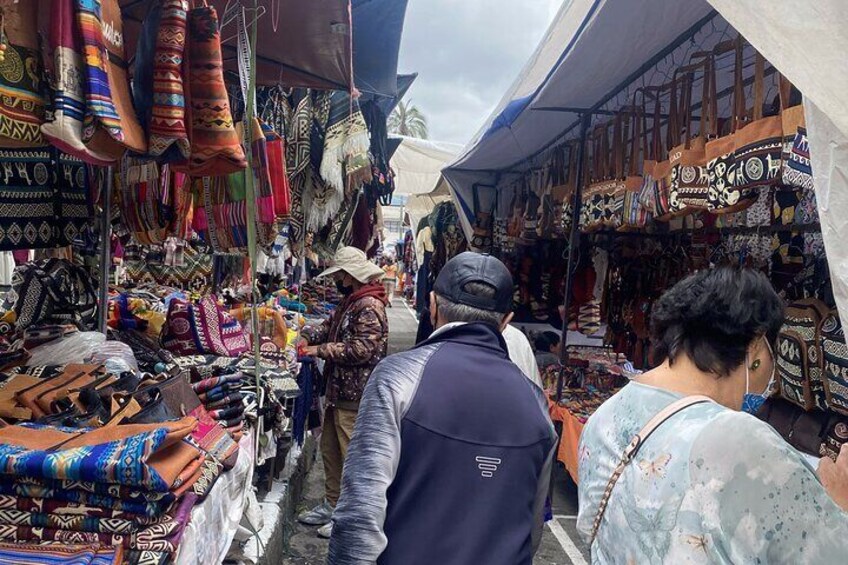 Otavalo, Peguche, Family Local Experience.