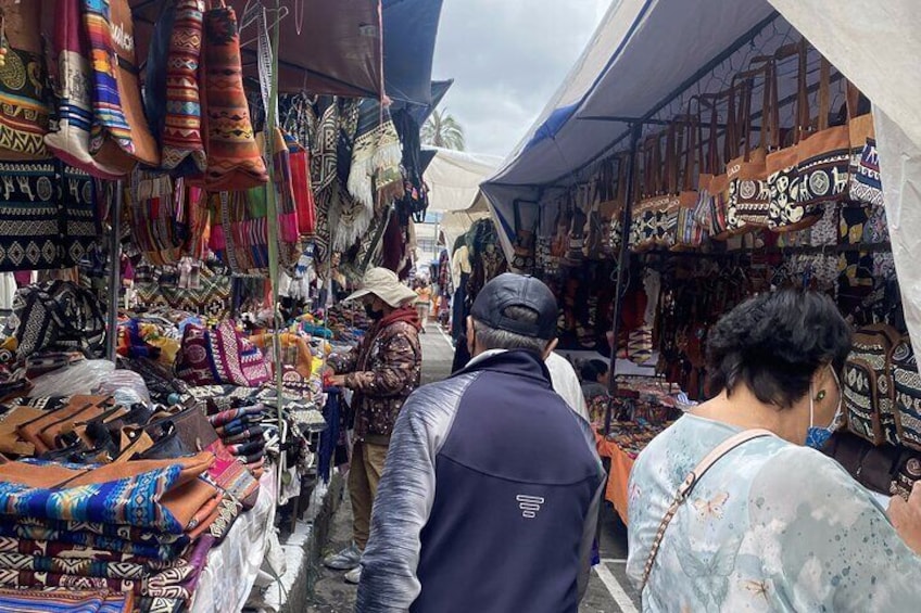 Otavalo, Peguche, Family Local Experience.