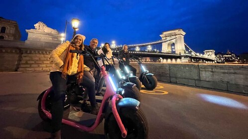 บูดาเปสต์: ทัวร์กลางคืนบน MonsteRoller e-Scooter
