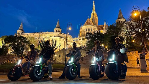 Budapest : Visite nocturne en scooter électrique MonsteRoller