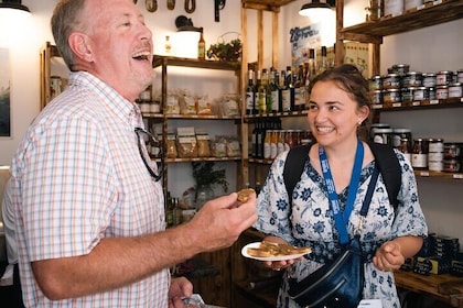 Montmartre Hill Franse gastronomische eet- en wijnproeverijwandeltocht