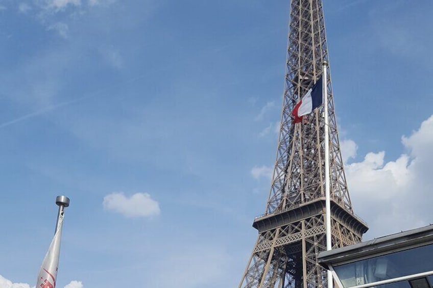 Champagne Tasting on a Seine River Cruise