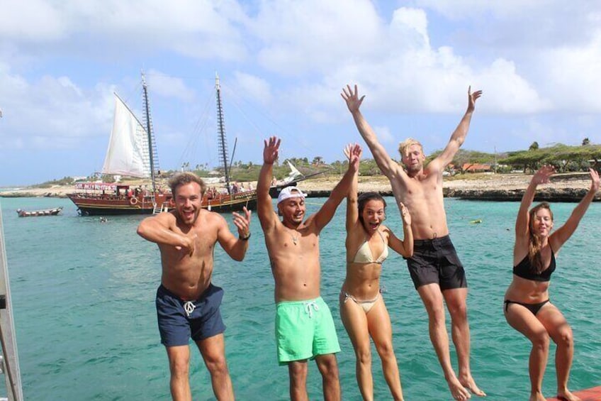 Jolly Pirate Morning Sail and Snorkel Cruise in Aruba