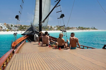 Aruba Jolly Pirate Afternoon Seil med Snorkling