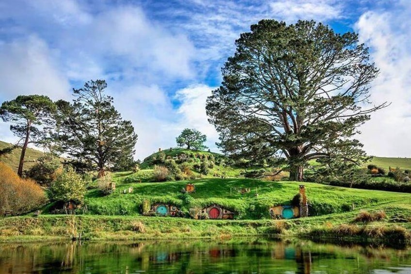 Hobbiton Movie Set