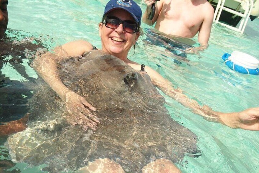 Stingray hug