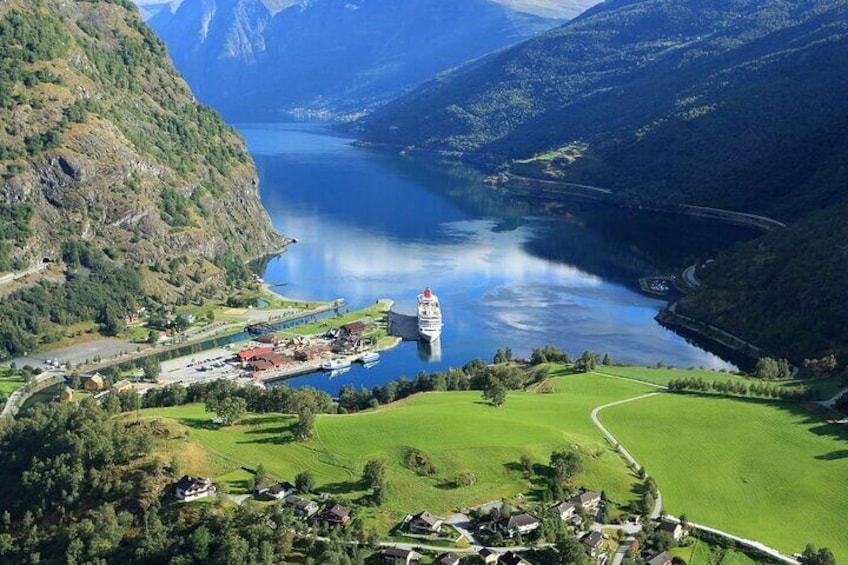 Guided Tour To Nærøyfjorden, Flåm And Stegastein - Viewpoint Cruise