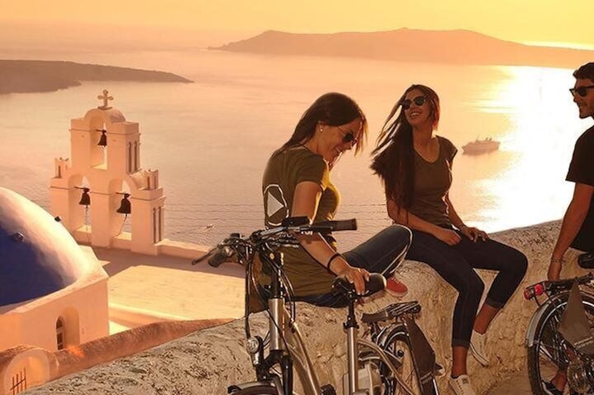 Santorini tour with electric bike