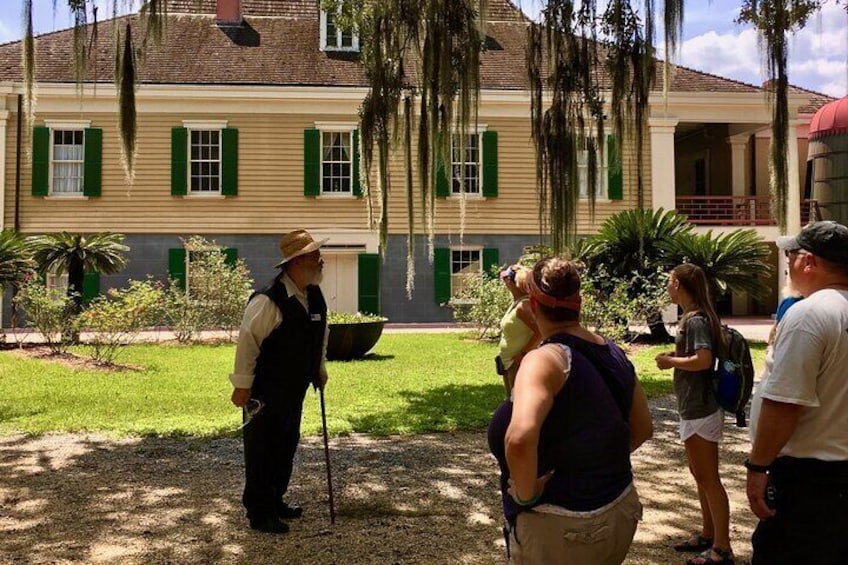 Small-Group Louisiana Plantations Tour with Gourmet Lunch from New Orleans