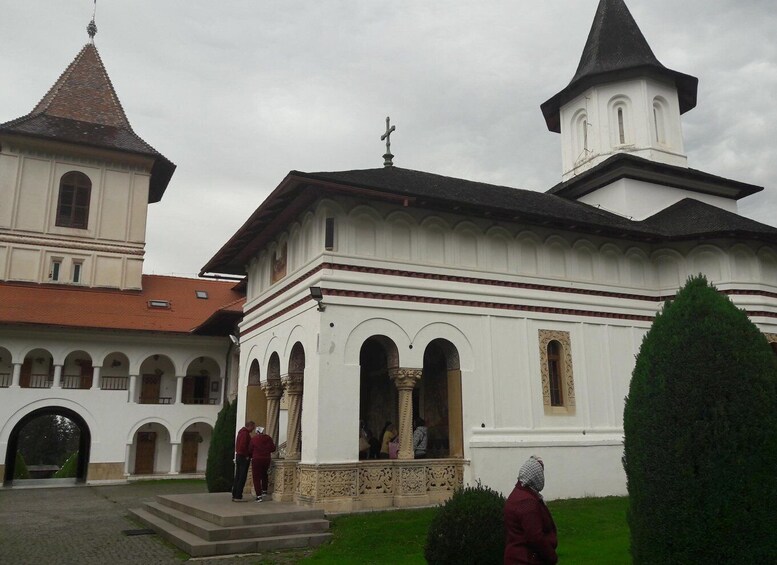 Picture 7 for Activity Brasov: Transfagarasan Highway-Balea Lake - Carta monastery