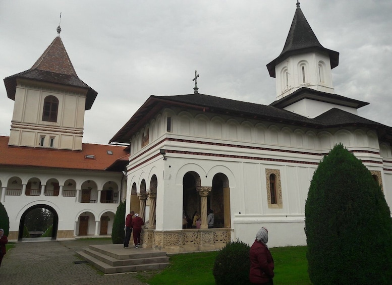 Picture 7 for Activity Brasov: Transfagarasan Highway-Balea Lake - Carta monastery
