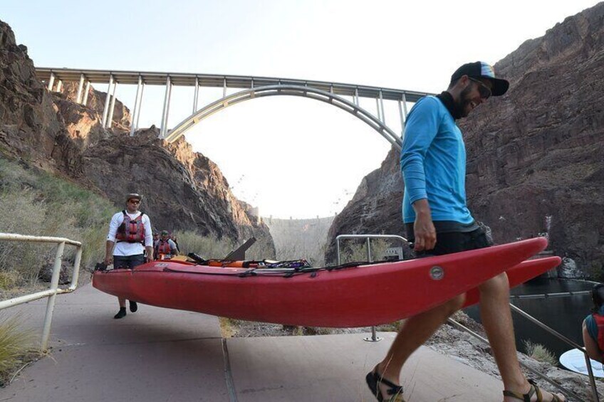 Carrying the kayaks down to the Hoover Dam launch area