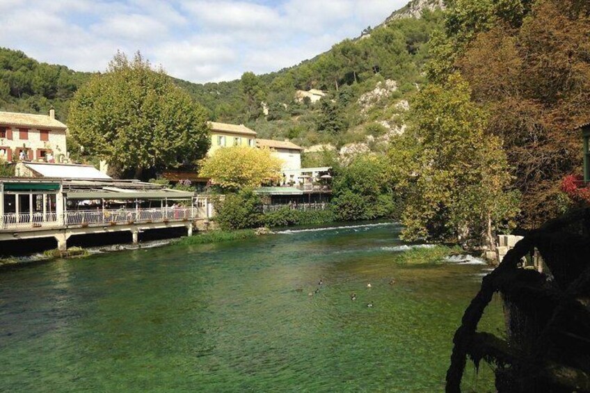  Picturesque Luberon - From AIX-EN-PROVENCE