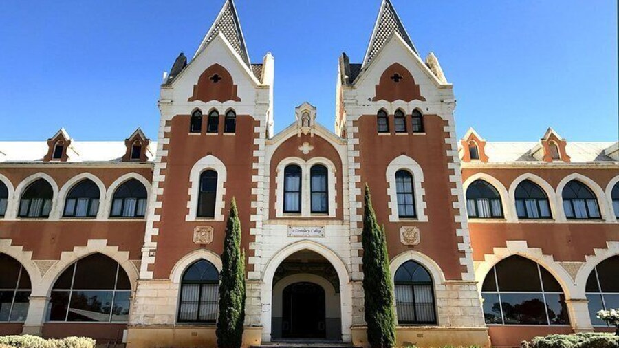 Pinnacles Desert & New Norcia Day Tour from Perth