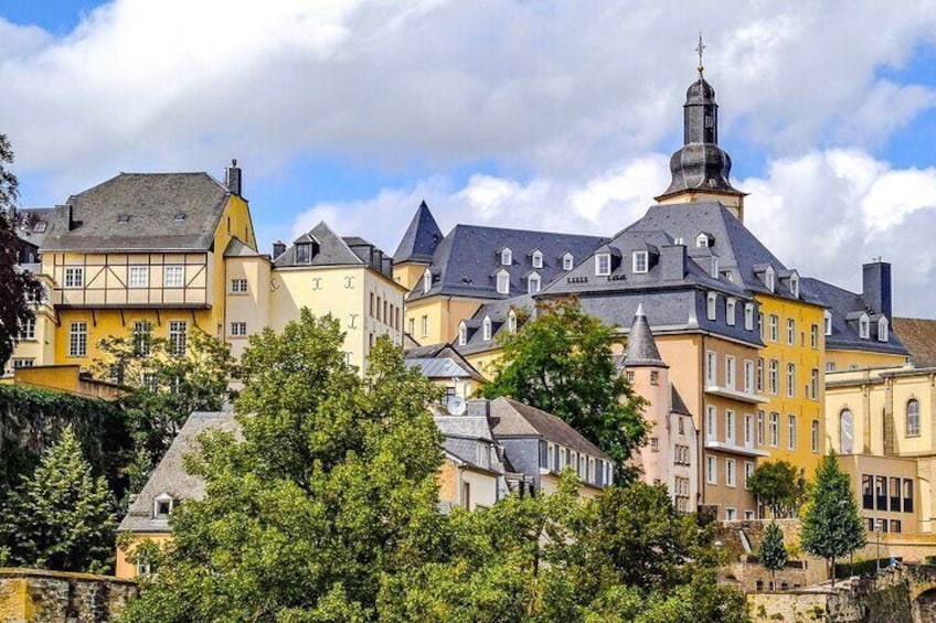 Luxembourg city walking and wine tasting tour