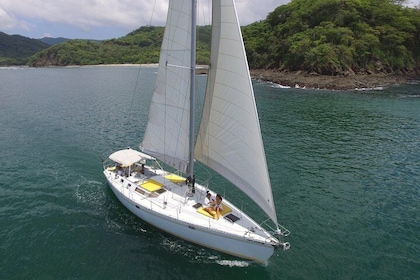 Small Group Sunset Sail for the Sophisticated Traveller