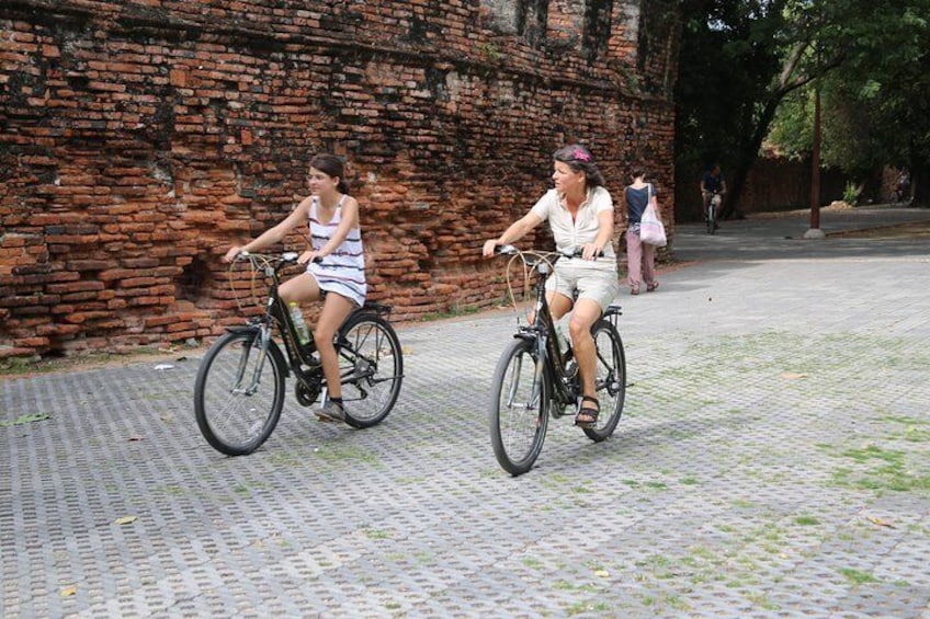 Colors of Ayutthaya Full-Day Bike Tour